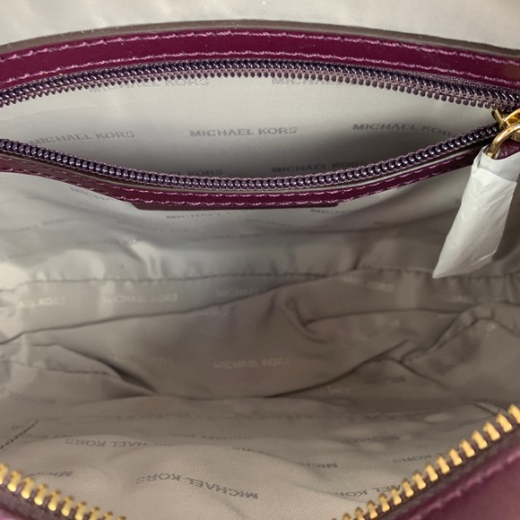 New Michael Kors Ginny Studded Leather Crossbody - Picture 6 of 6